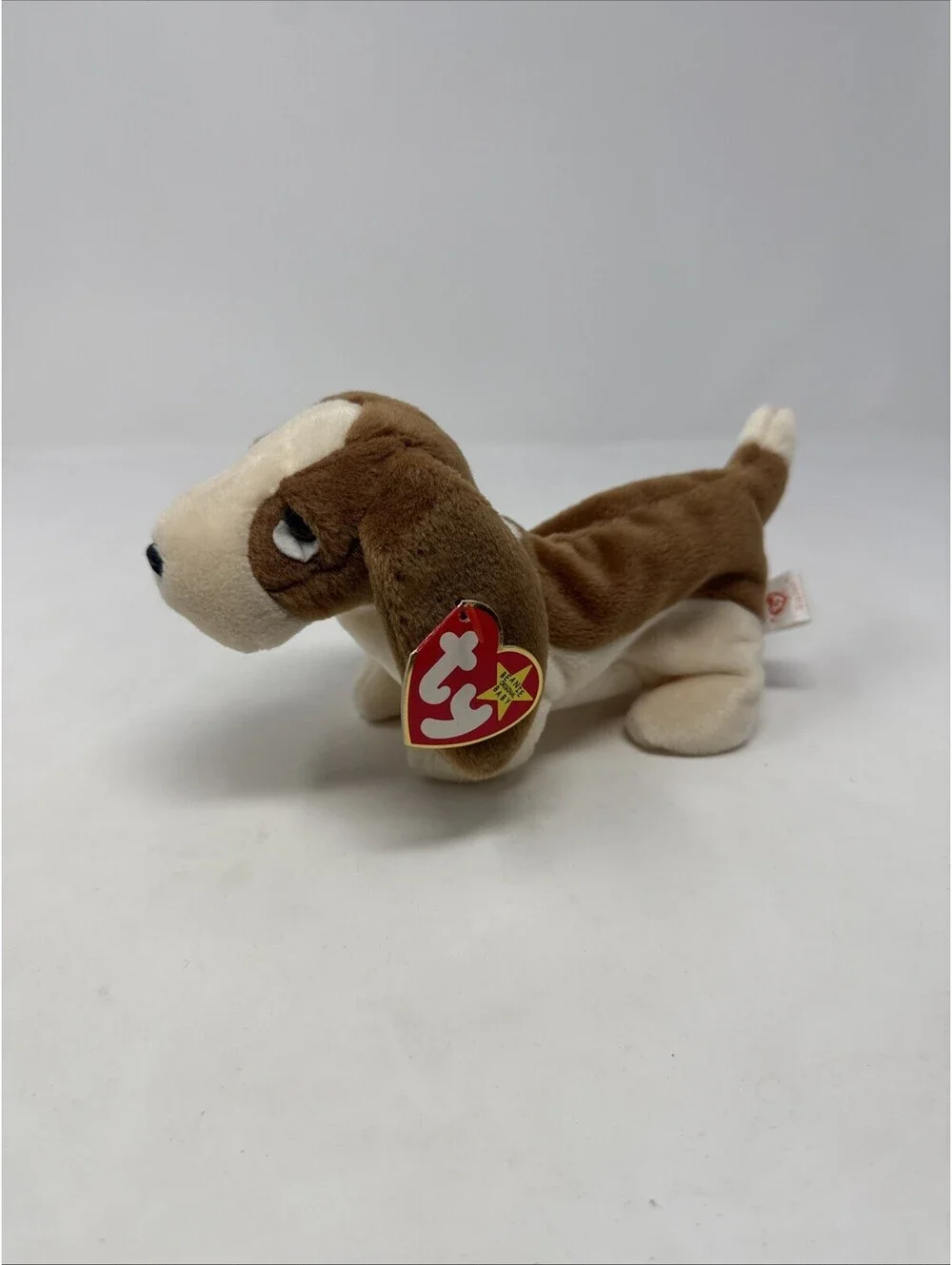 Ty Beanie Babies Tracker Basset Hound Plush w/ Heart Tag, Retired Vintage 1997